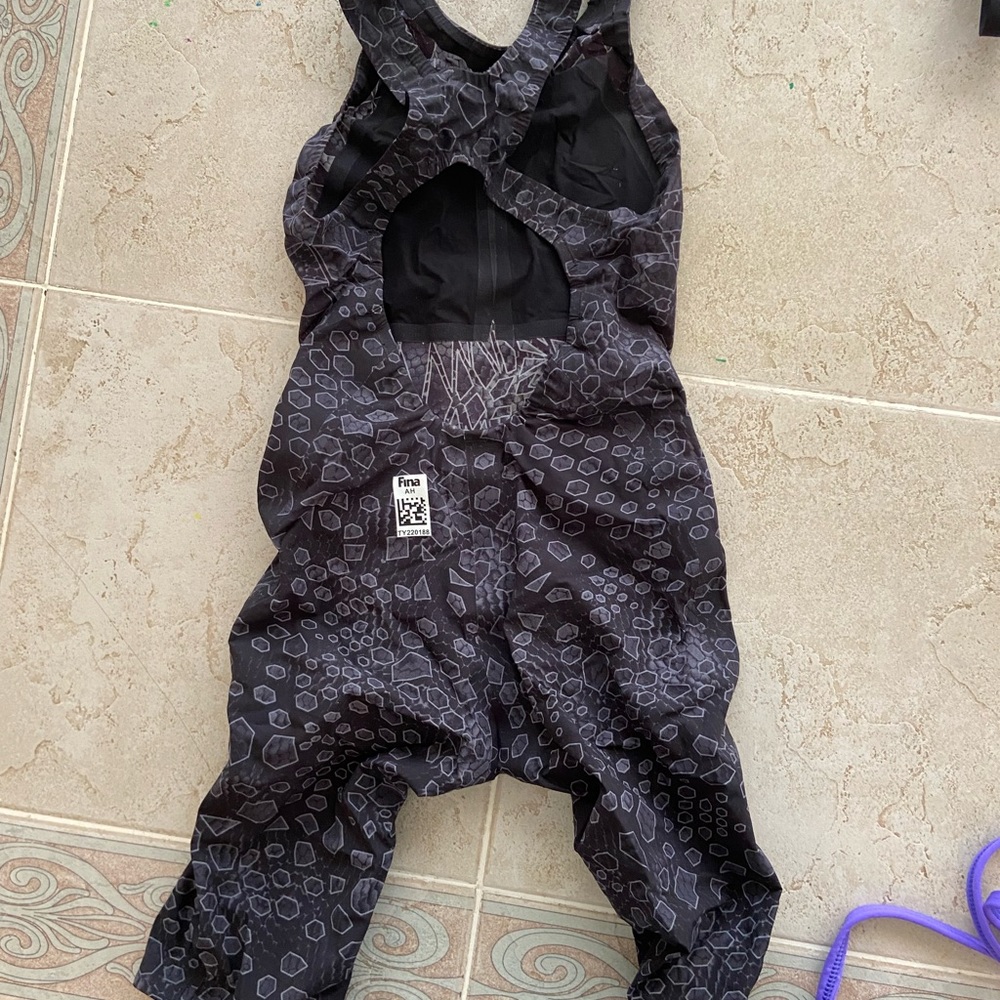TYR avictor - Picture 2 of 4